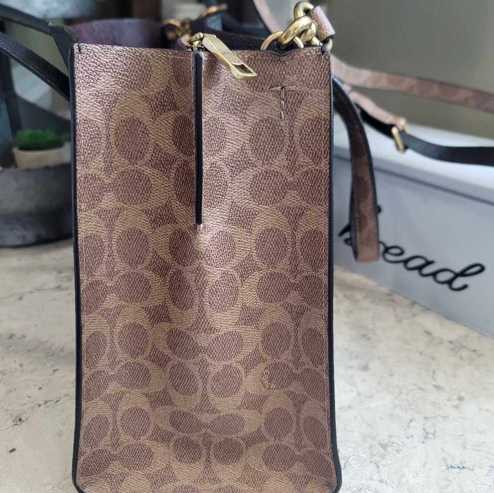 Coach tote - Picture 7 of 11